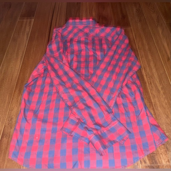 American rag long sleeve button down plaid red & navy blue/black w black buttons - Picture 3 of 7